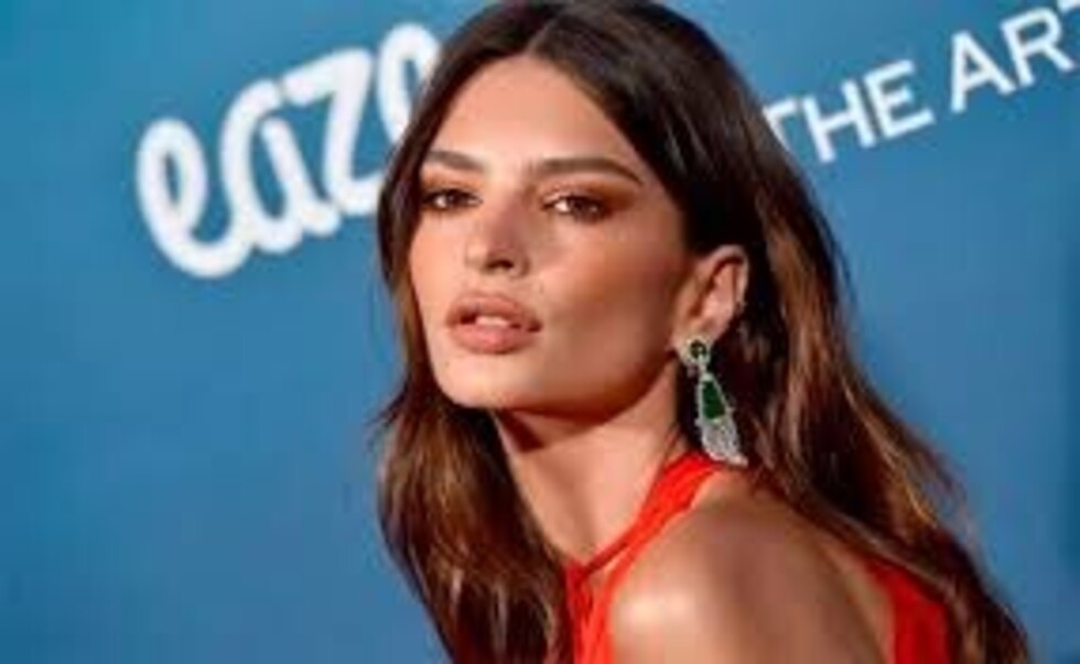 Emily Ratajkowski se desnudó