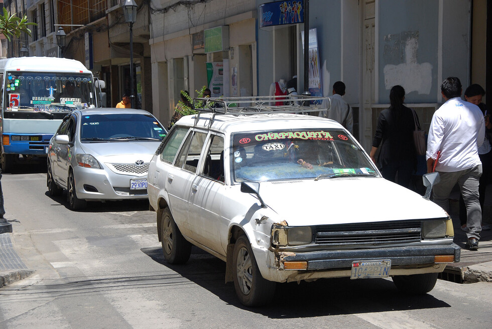 Parque automotor antiguo contamina el 70% del aire