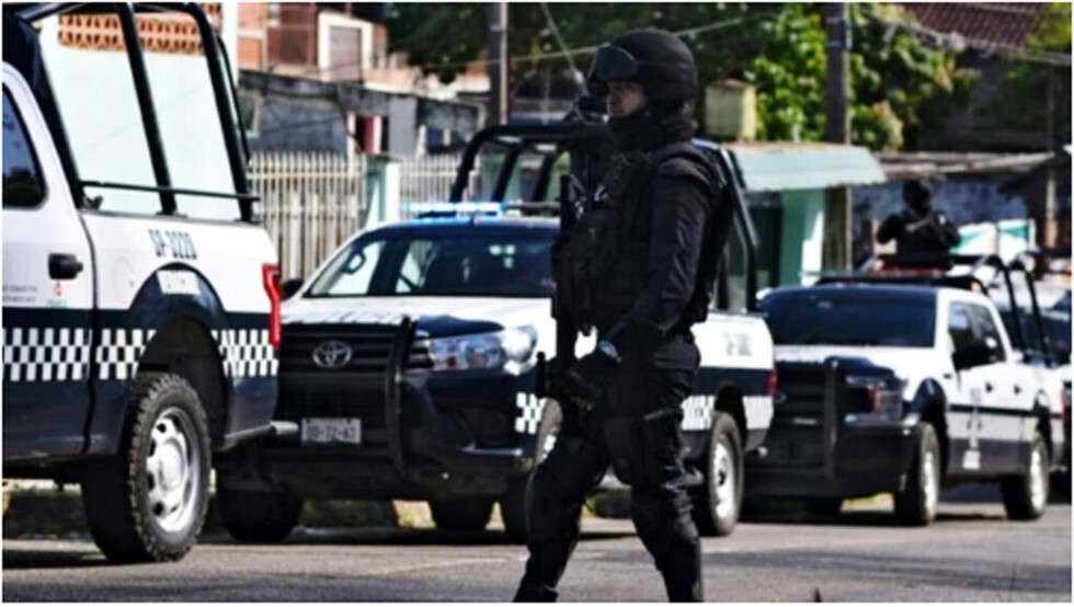Comando mata a 2 personas en misa de 15 años