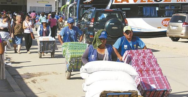 Estudios: Desempleo se estabiliza pero la calidad del trabajo empeora