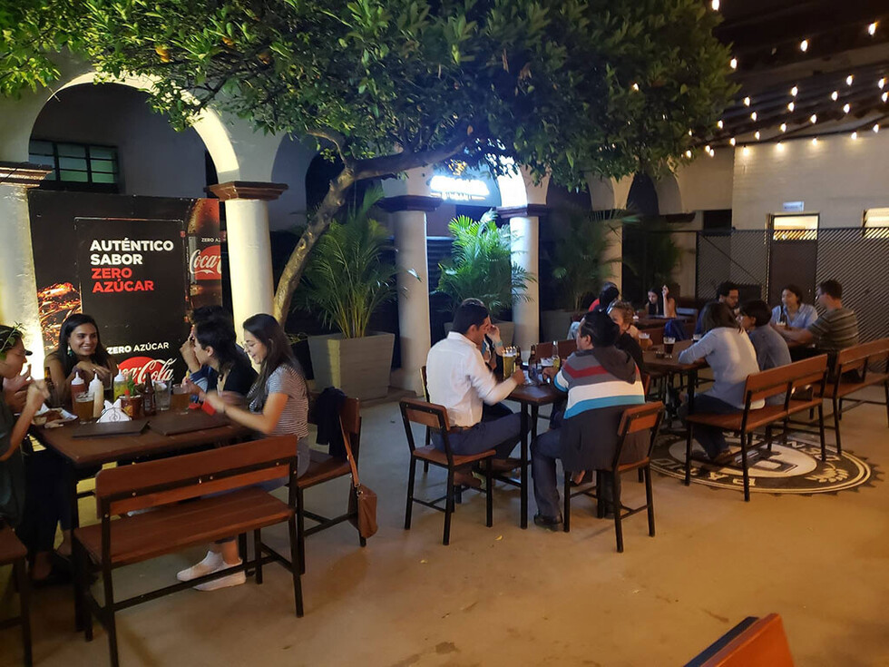 Amigos y música  en la chura Tarija