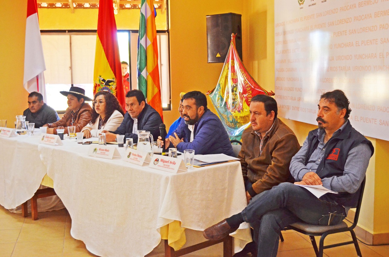 Alcaldes exhiben su fortaleza; el MAS busca sus candidatos
