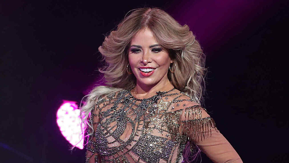 Gloria Trevi   escupió a  un político