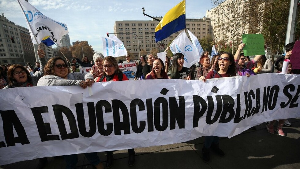 Profesores chilenos en segunda semana de paro
