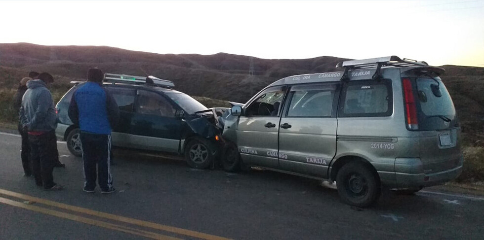 Colisión de 2 minivans deja  7 heridos en la ruta al norte