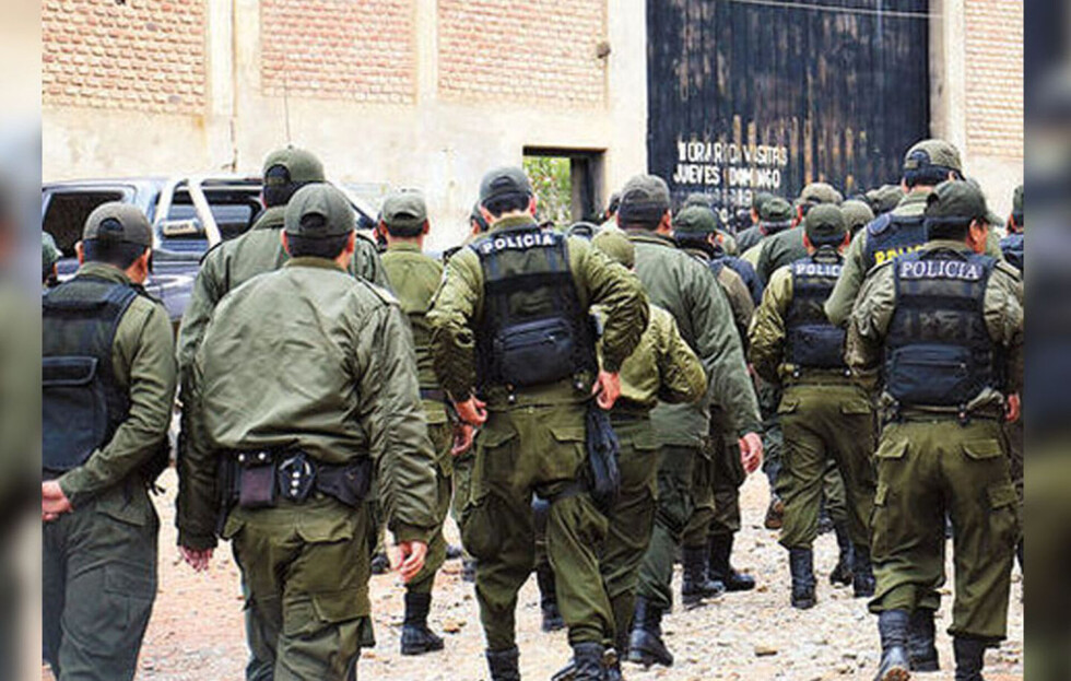 Policía anuncia depuración con procesos penales a efectivos