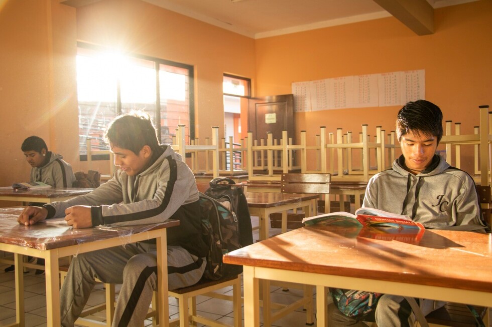 Alcaldía refuerza la inversión para colegios de Tarija