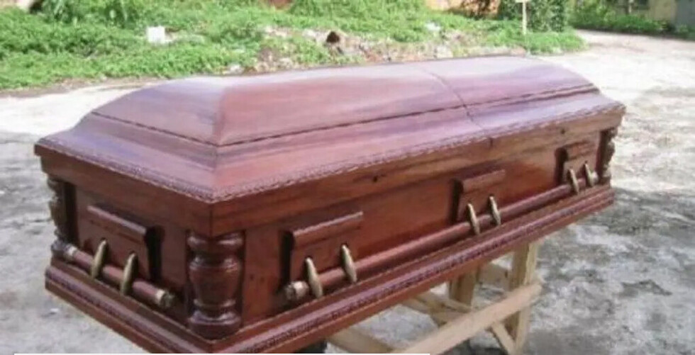 Hombre “resucitó”antes de su entierro