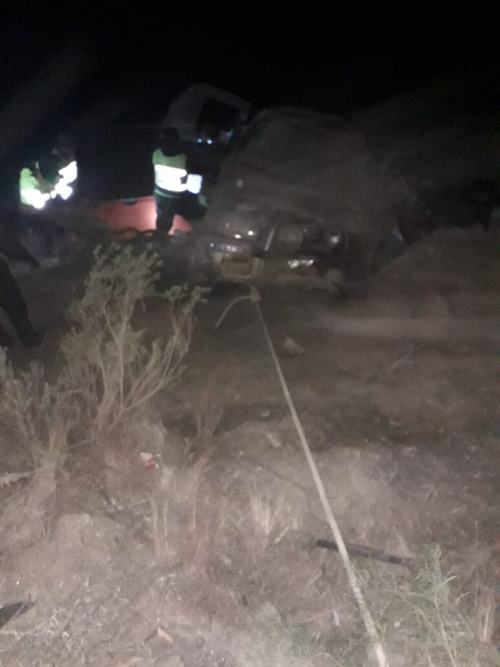 Vehículo se embarranca 30 metros en Pajchani y deja 4 heridos
