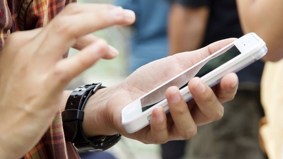 Estafan con mensajes de texto Bs 22 mil a mujer