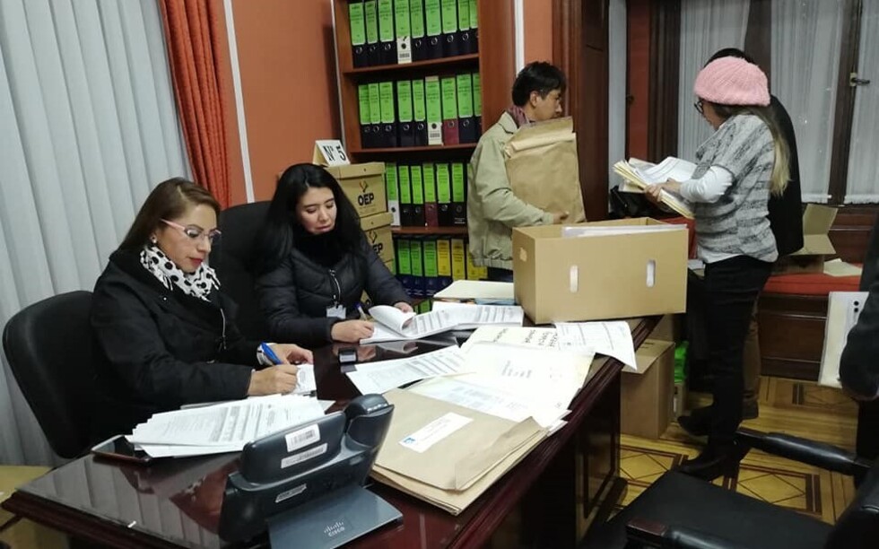 Los nueve partidos habilitados presentan sus listas de candidatos y propuestas de gobierno