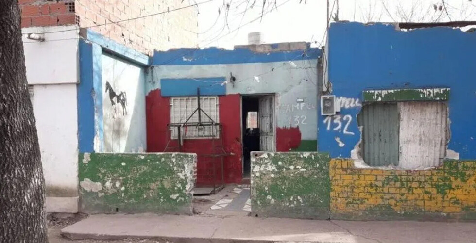 La detienen por hallar un cadáver bajo su cama