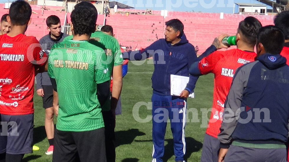 Tomayapo entrenó en el Estadio IV Centenario