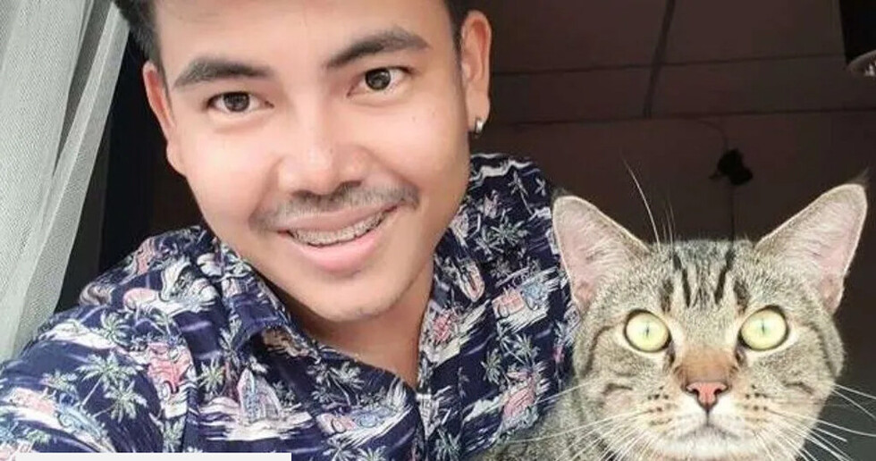 Grabó a su gato asfixiándole por la noche