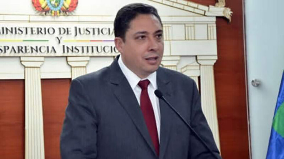 Ministro de Justicia pide investigación a magistrado Egüez