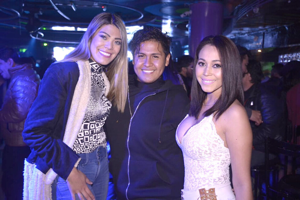 A bailar en la discoteca