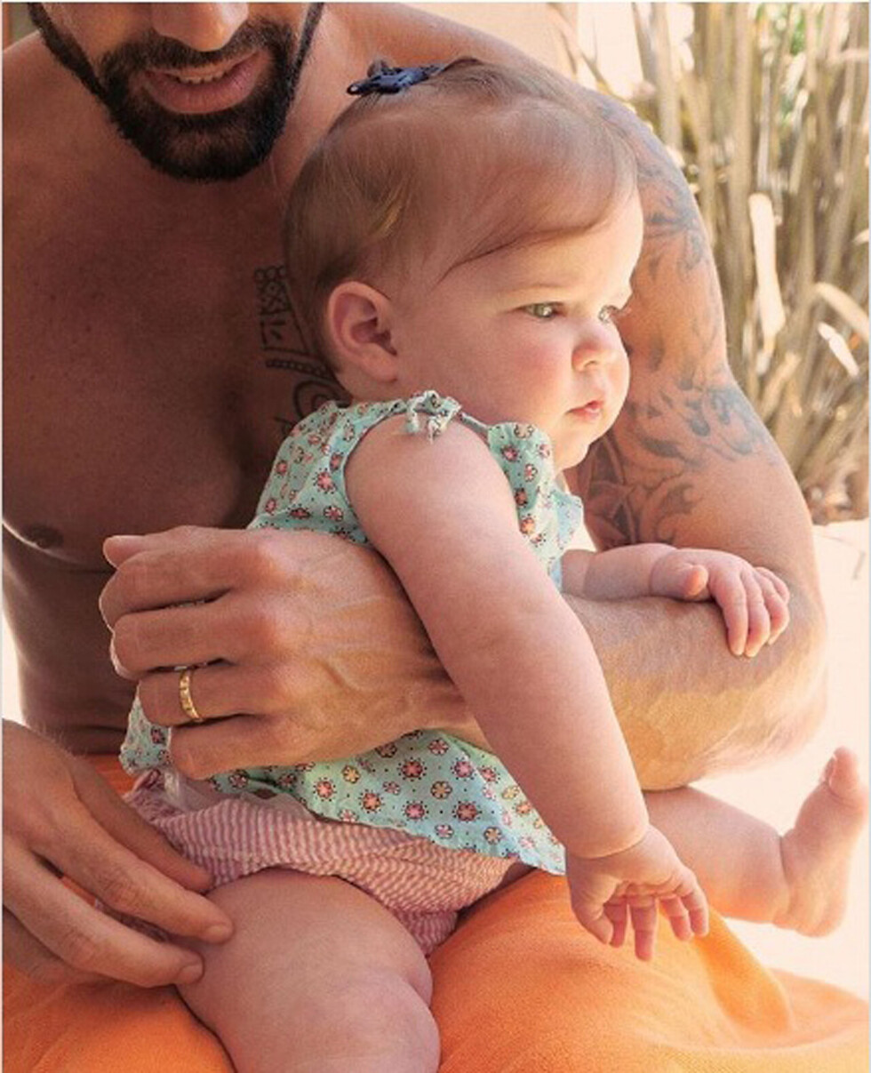 Ricky Martin mostró la  carita de su nena Lucía