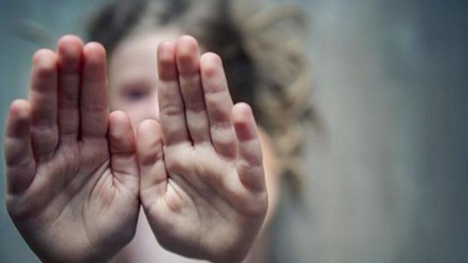 Abusó de sus dos cuñadas e intentó callarlas con juguetes