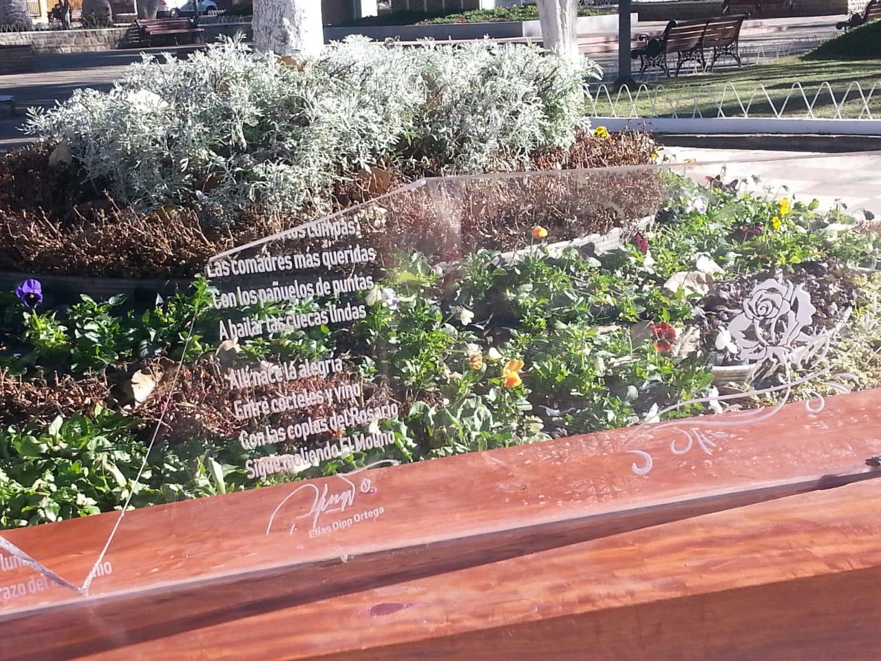 Mediante cámaras, Alcaldía identificó sujetos que destrozaron plaqueta en plaza Uriondo de Tarija