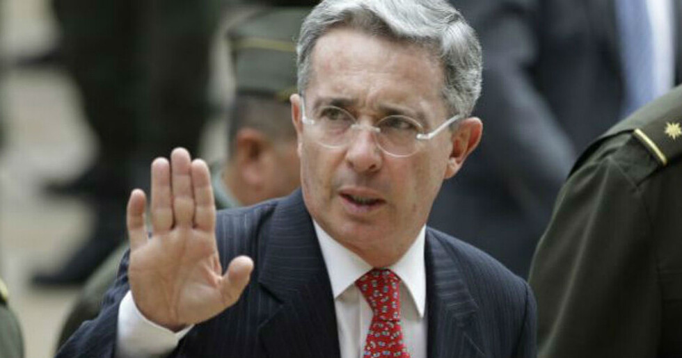 Dejan en firme investigación contra Álvaro Uribe