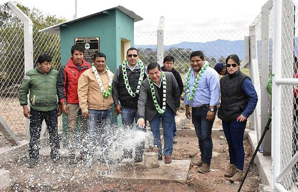 Familias de Villa El Carmen-Yacuiba reciben pozo de agua