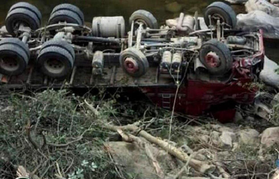 Aprehenden a 7 personas por contrabando de madera