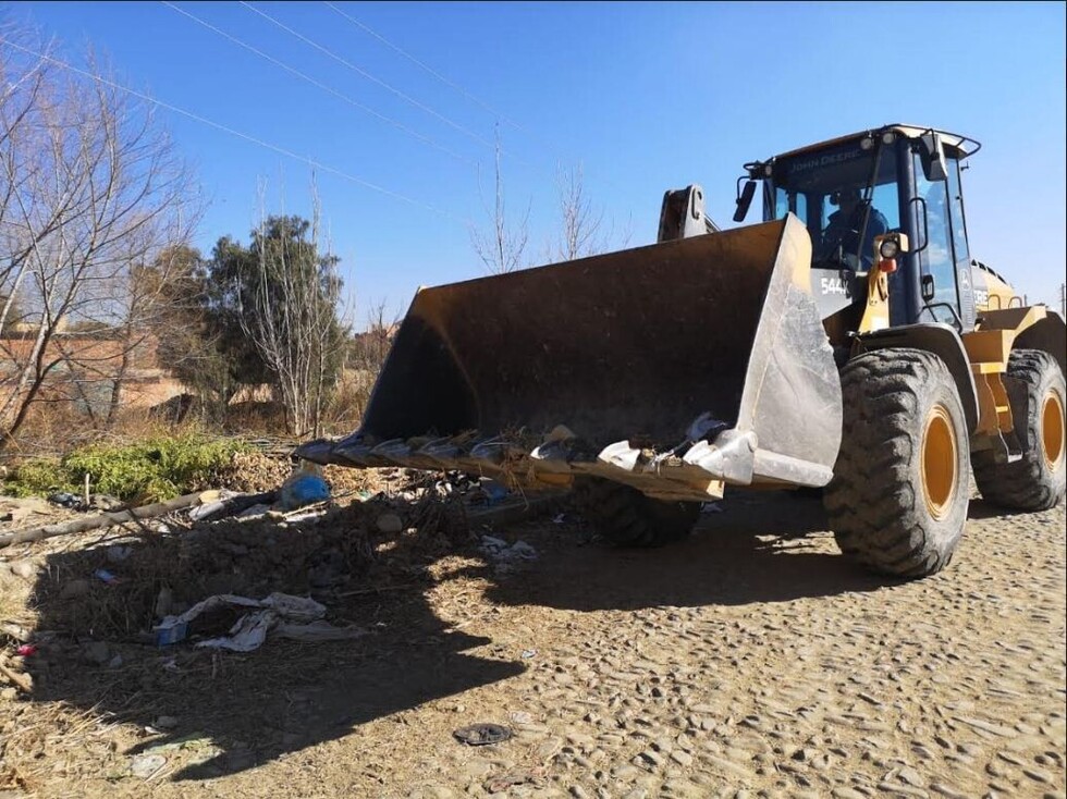 Barrios de Tarija reciben maquinaria y servicios a través de "Plan Mi Vecino"
