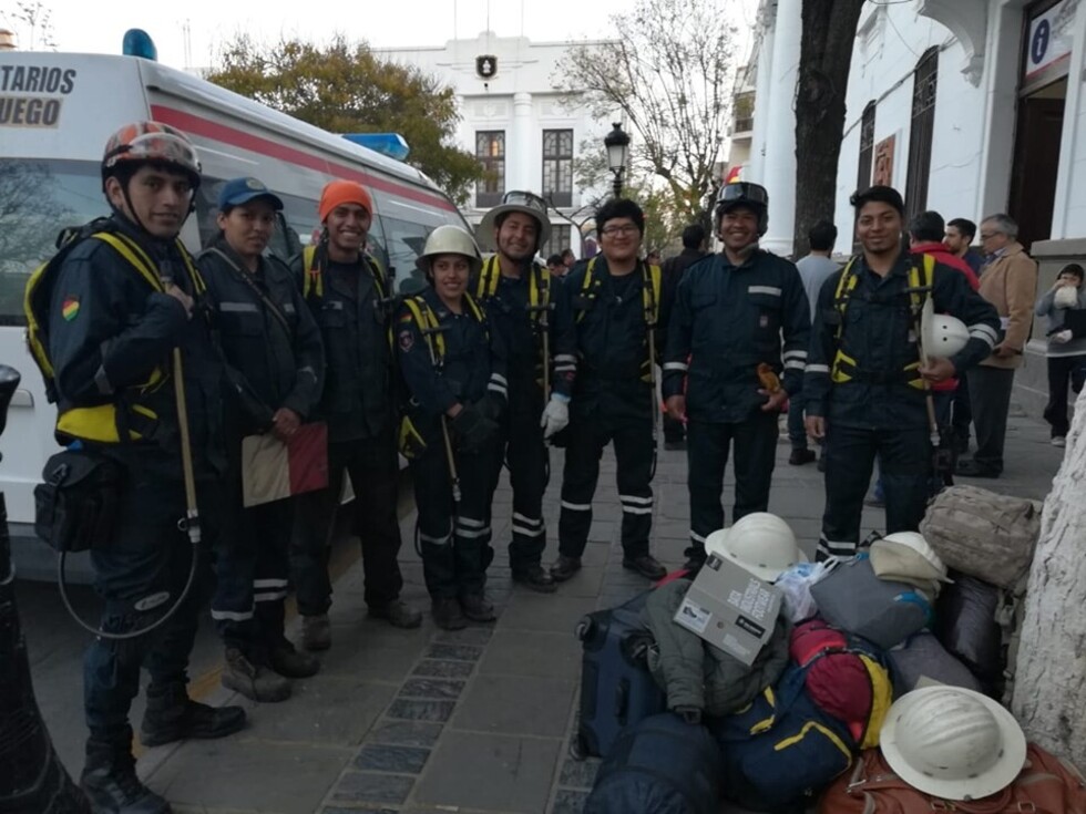 Bomberos de Tarija viajan a Santa Cruz a sofocar incendio