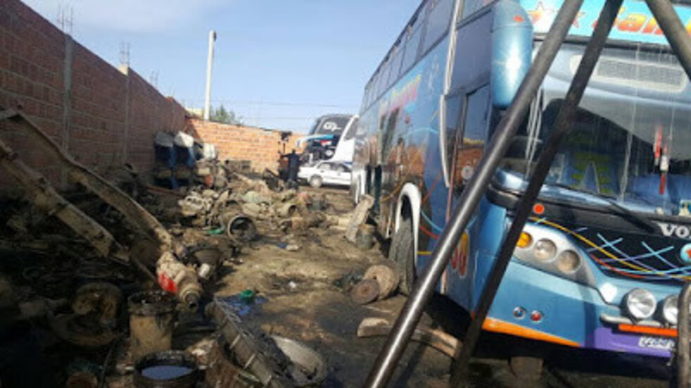 Deshechos de talleres de autos debilita suelo arcilloso de Tarija