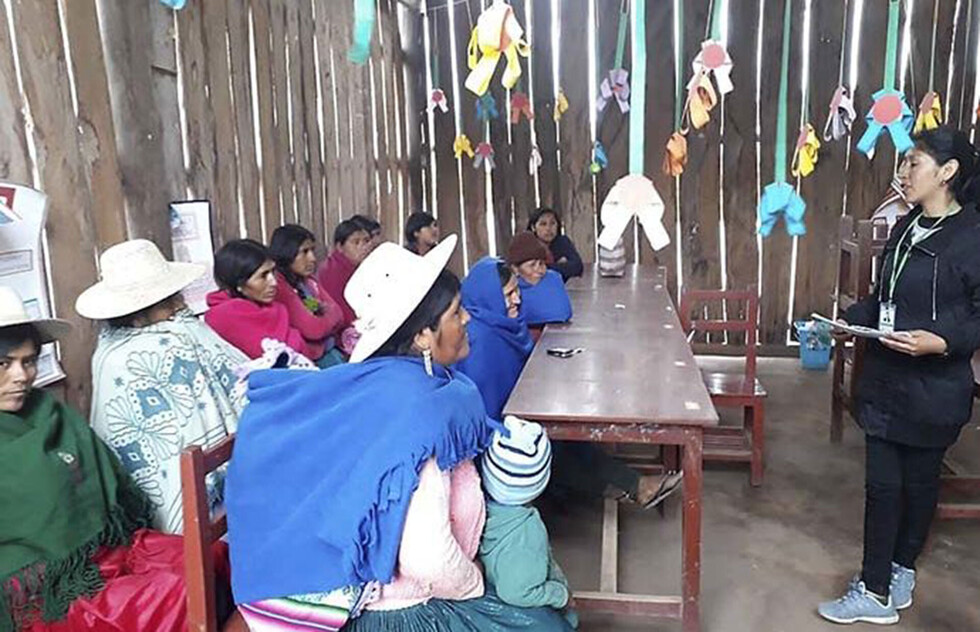 Realizan talleres sobre violencia en quechua