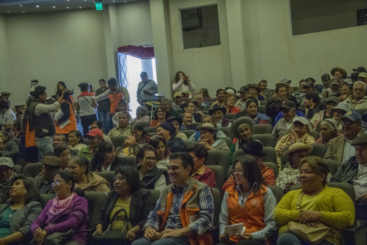 Alcaldía de Tarija agasajó a los adultos mayores en su día