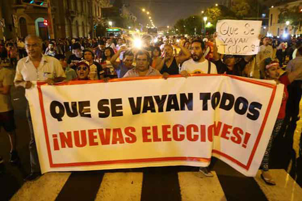 En Perú convocan marchas por adelanto de comicios