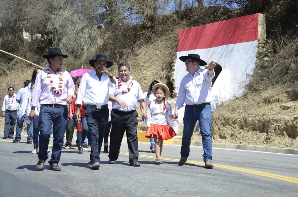 Oliva estrena tramo de 7,4 kilómetros a Carachimayo