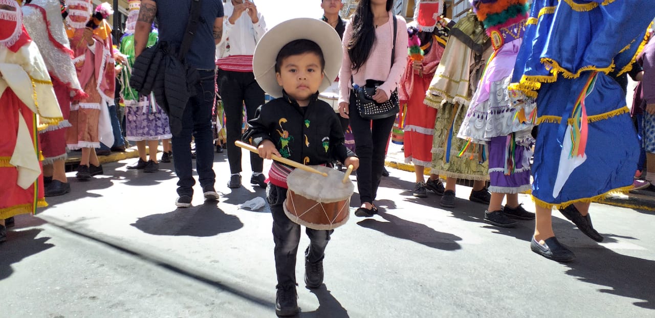 Chunchos acompañan la procesión del patrono San Roque en Tarija (Imágenes)