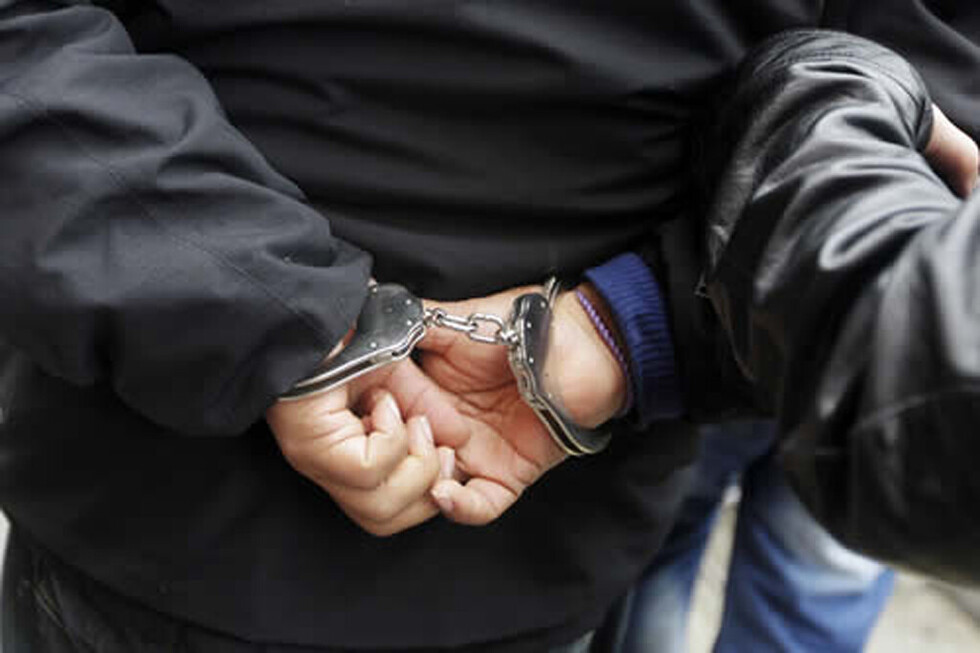 Investigan a 3 policías por cobrar para agredir a mujer
