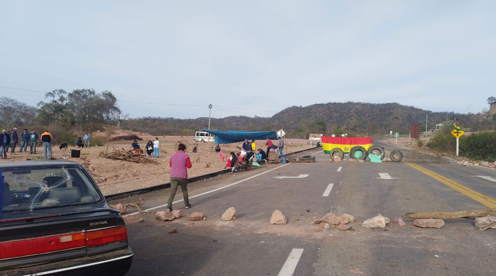 Palos Blancos cesará bloqueo solo si acude Oliva
