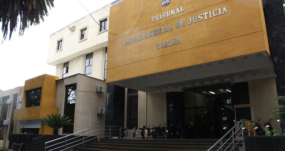 Dan detención domiciliaria al autor del incendio en Bella Vista