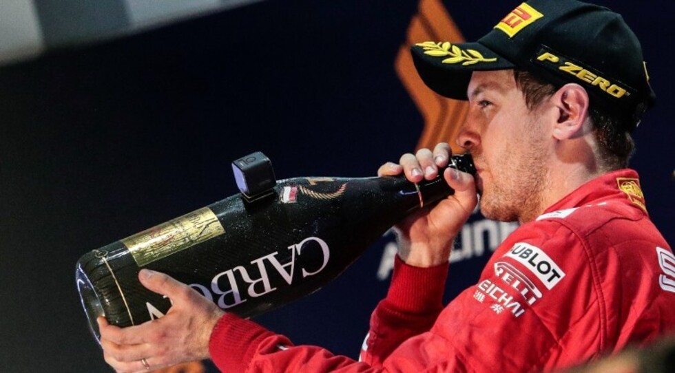 Vettel se alía con la estrategia para imponerse ante a Leclerc