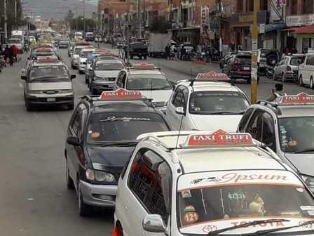 Taxitrufis en Tarija tienen hasta el 30 de septiembre para modificar asientos