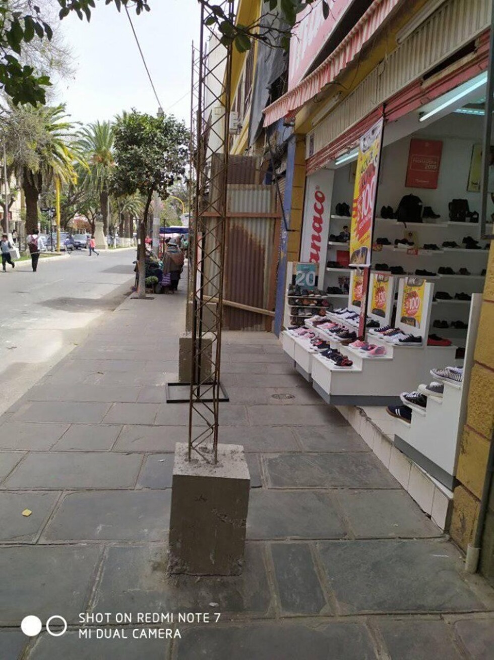 Alcaldía avala construcción sobre aceras con permisos temporales en Tarija