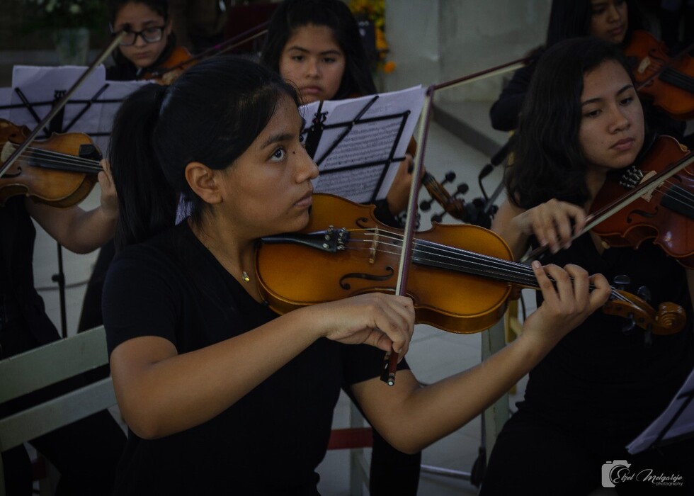 Tarijeñas son becadas para perfeccionamiento musical