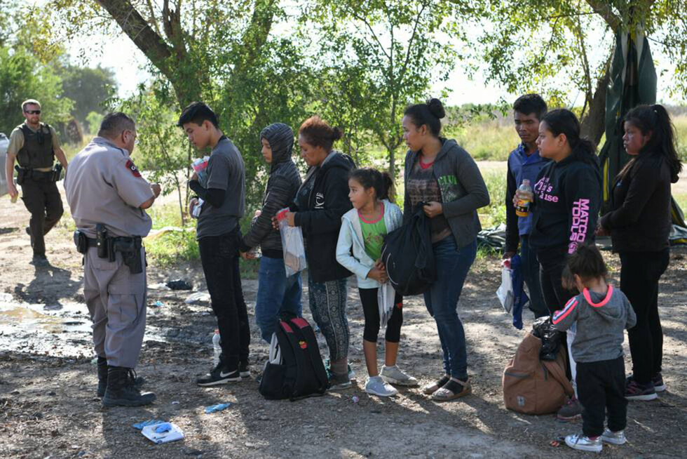 EEUU: detienen casi 1 millón de migrantes en frontera sur