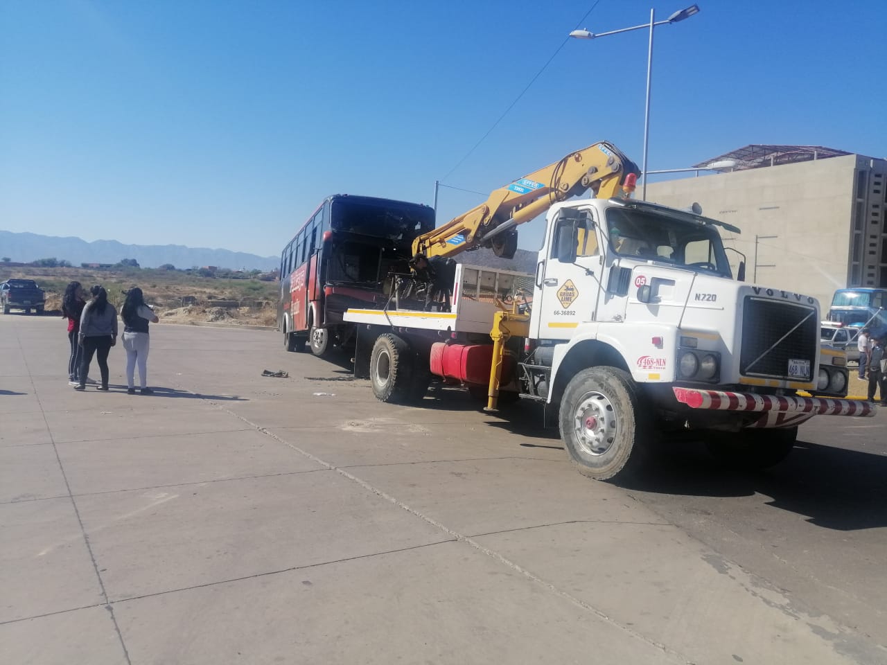 Murió aplastado cuando cambiaba una llanta en la carretera Santa Cruz-Tarija