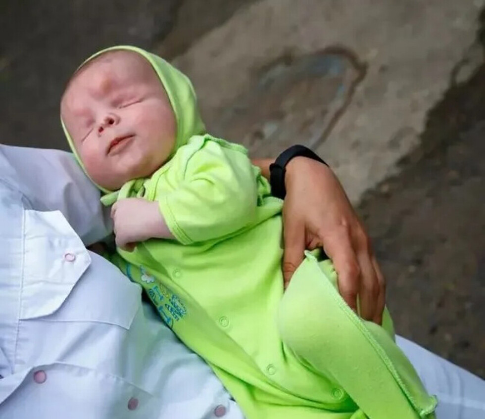 Nació sin ojos y ahora buscan adoptarlo