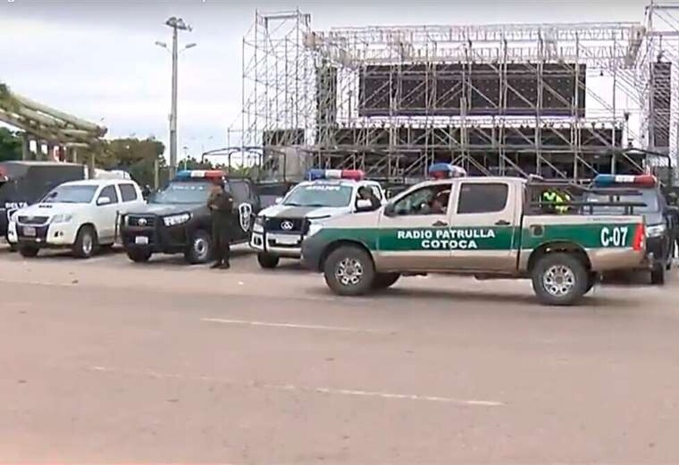 Policía arresta al presidente de la Unión Juvenil Cruceñista y a otros activistas en el Cambódromo