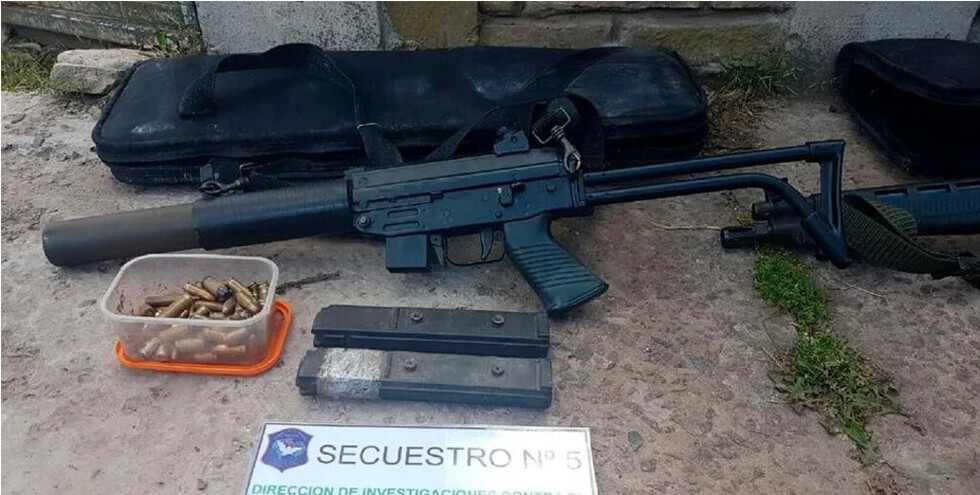 Cae una pareja por vender armas a criminales
