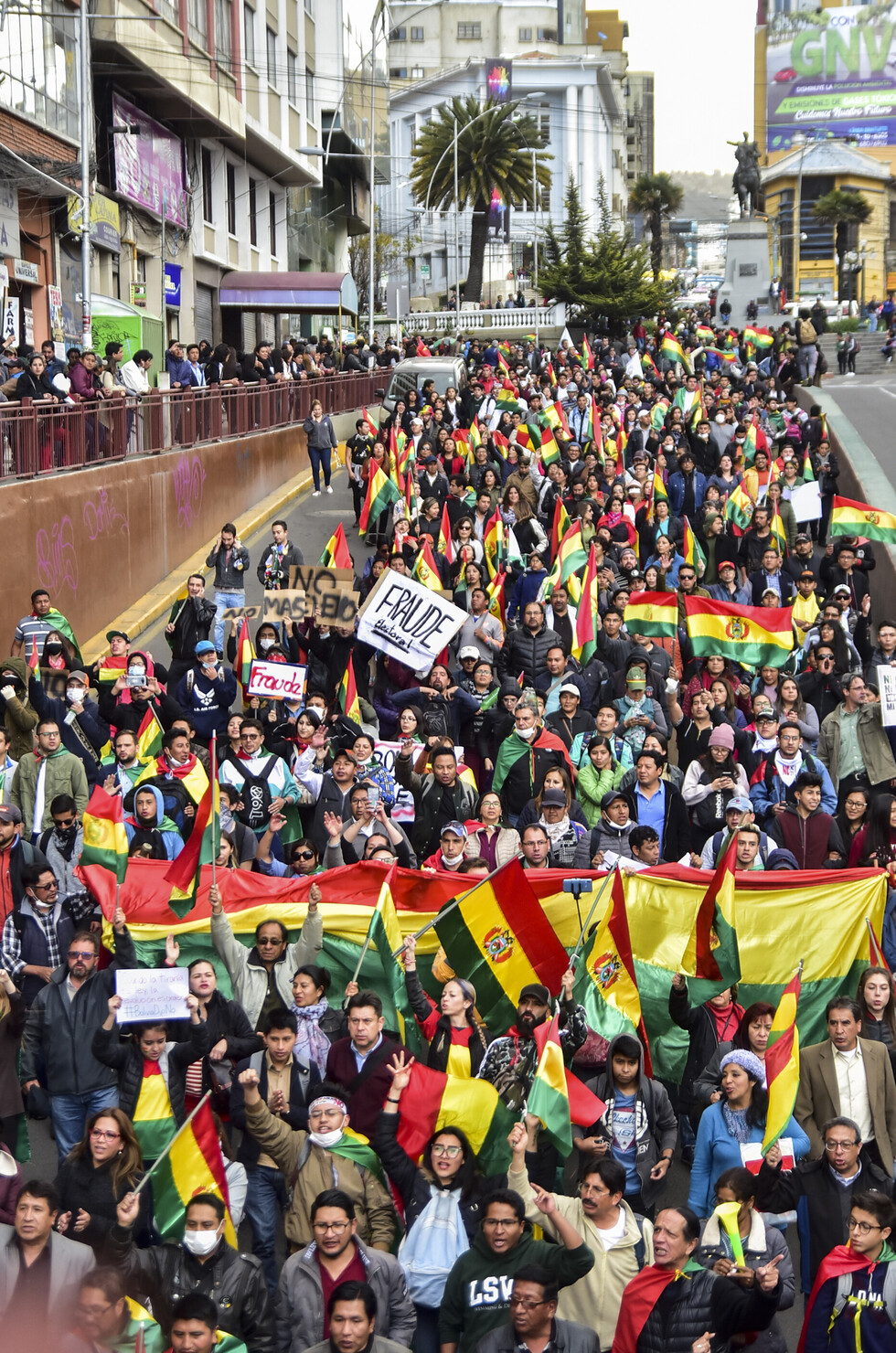 El cómputo final da la victoria al MAS en primera vuelta, hay protestas