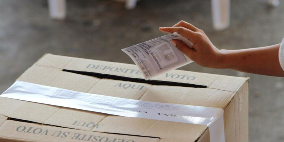 Fernández y Macri cierran campañas presidenciales