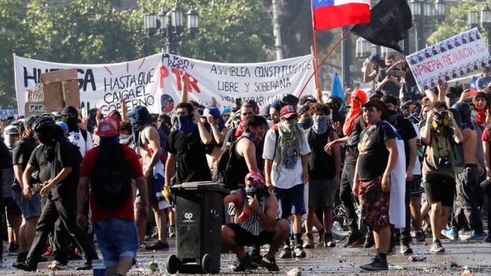 Más de 820.000 personas realizan en Santiago la 'marcha más grande de Chile'