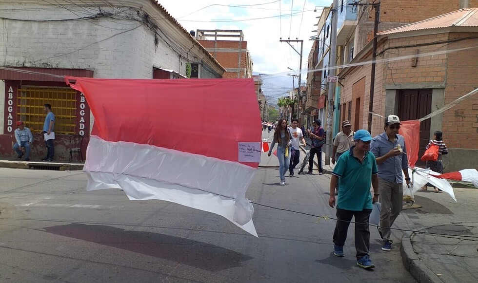 Mantienen paro por el fin de semana, flexibilizan horarios el domingo en Tarija